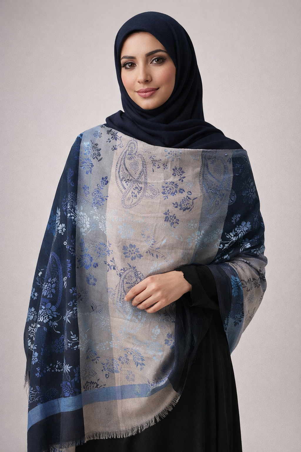 Elegant Patterned Kashmiri Shawl