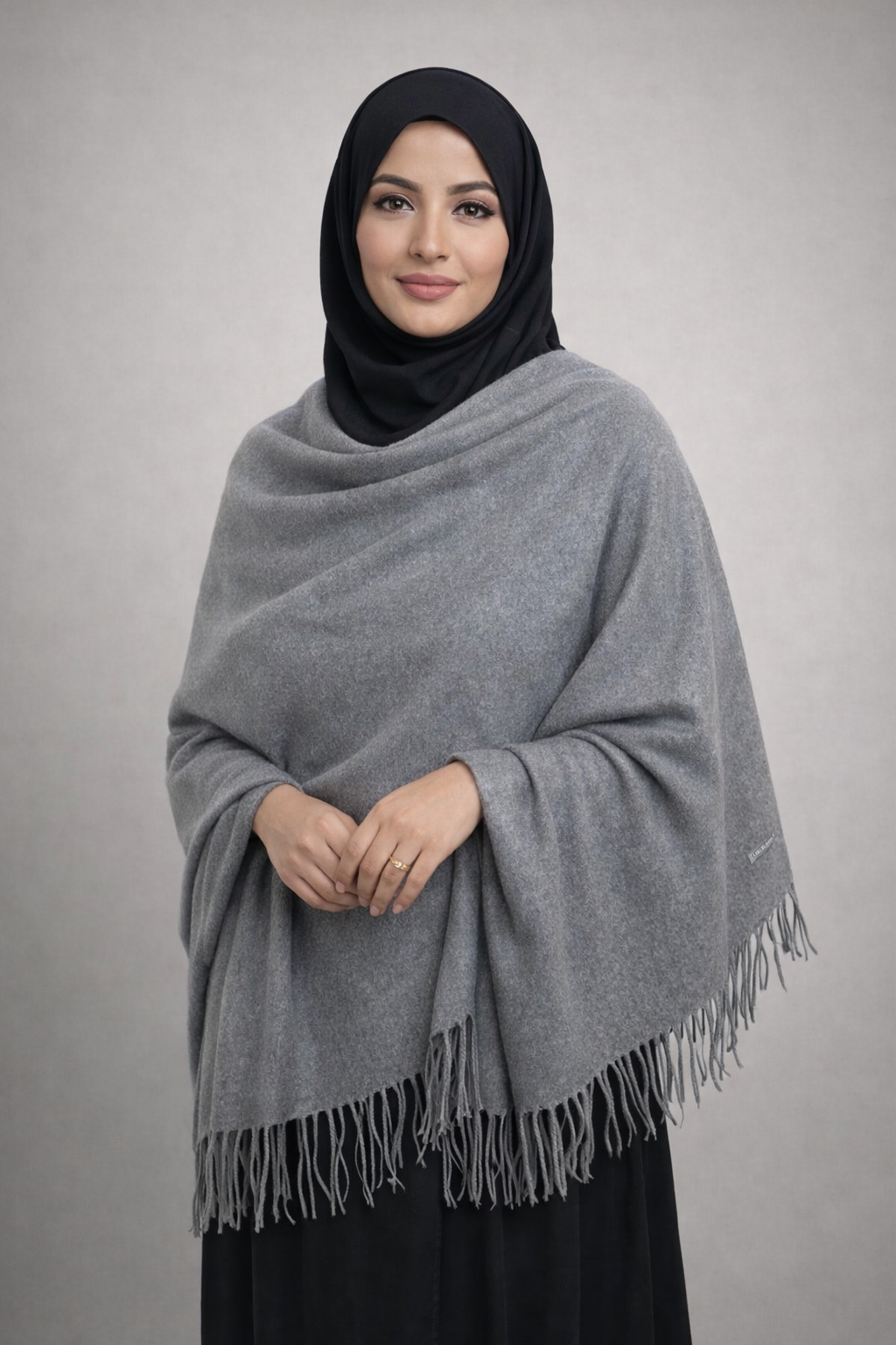 Elegant  Saada Cashmere-Feel Shawl
