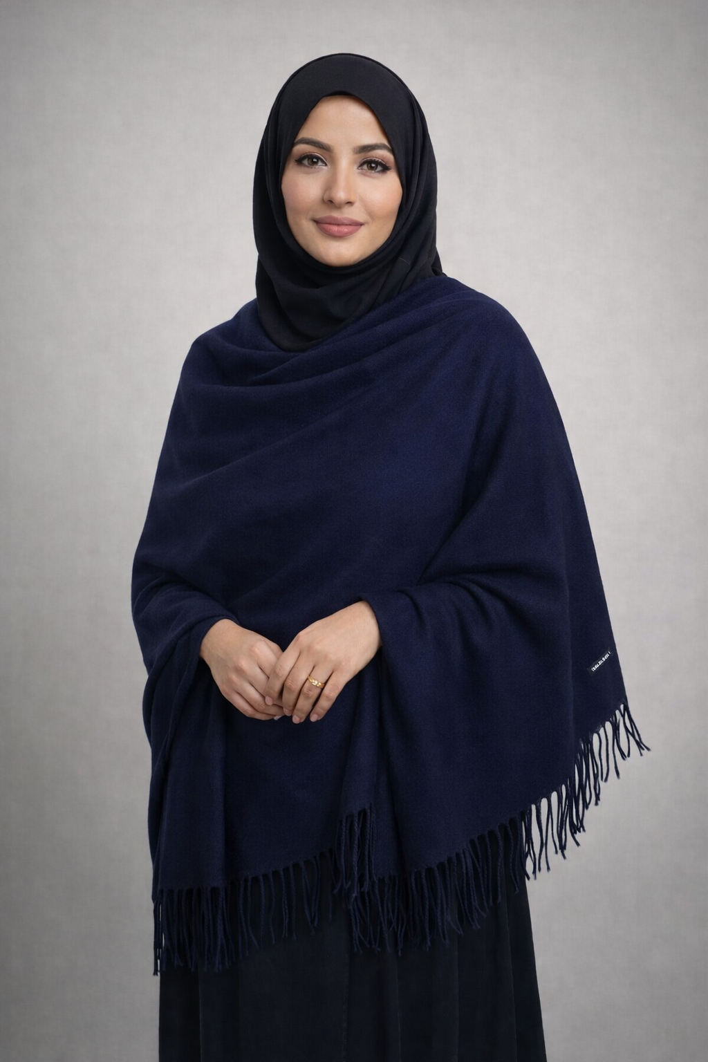 Elegant  Saada Cashmere-Feel Shawl