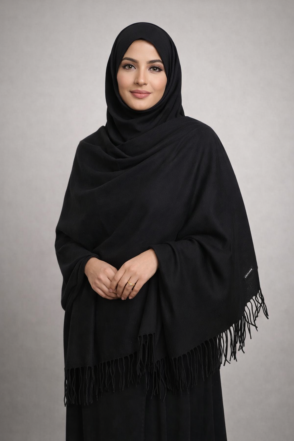 Elegant  Saada Cashmere-Feel Shawl