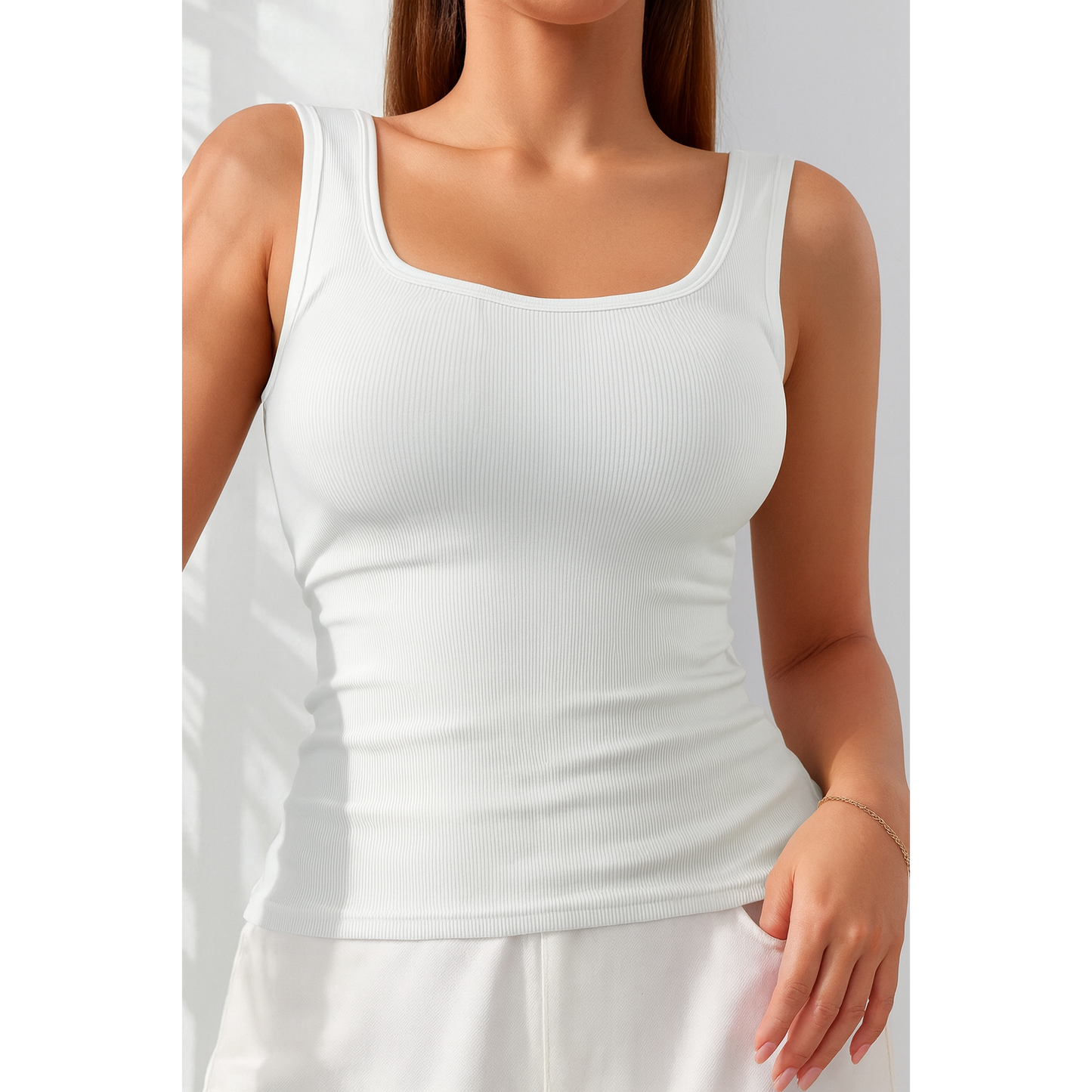 قميص داخلي بدون أكمام مضلع